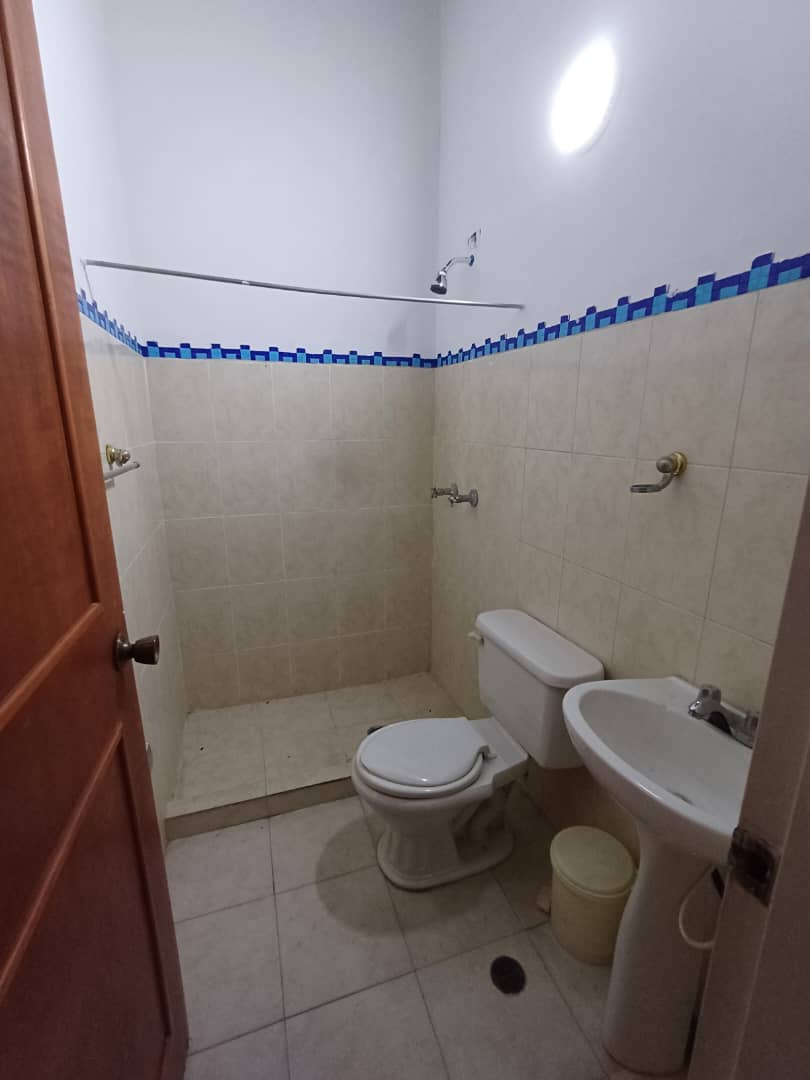 Splendid Family House-  Casa en Urb. Valle de Oro